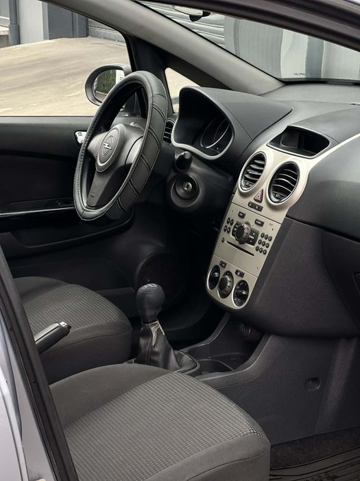 Продава се опел корса