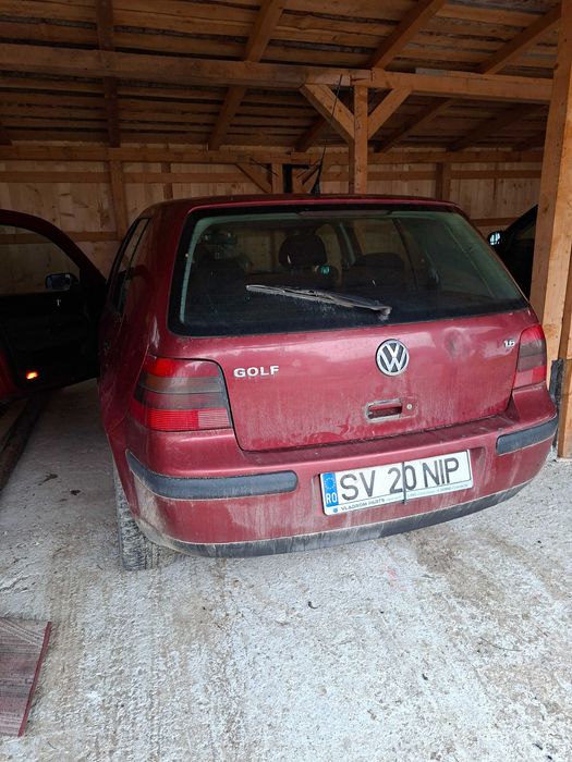 Vând Golf 4  1999