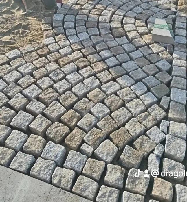 Vand piatra cubica si montez