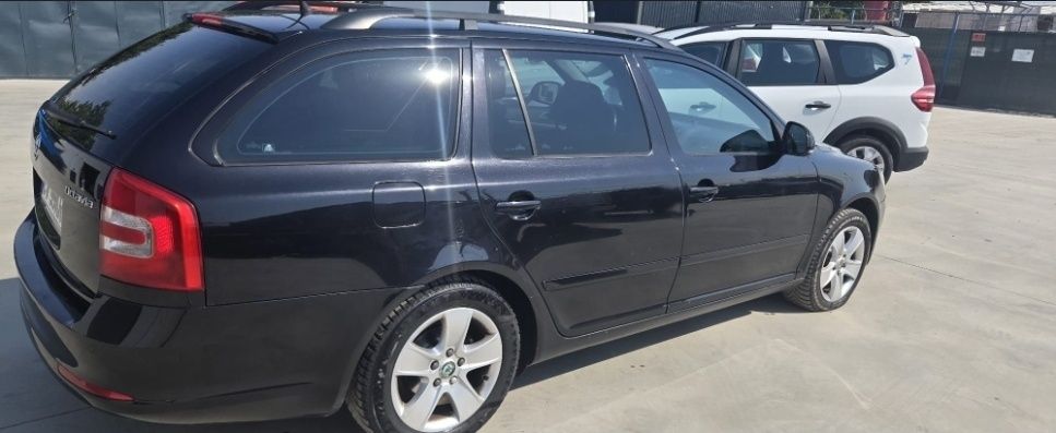 SKODA Octavia 2010 — imagine 5
