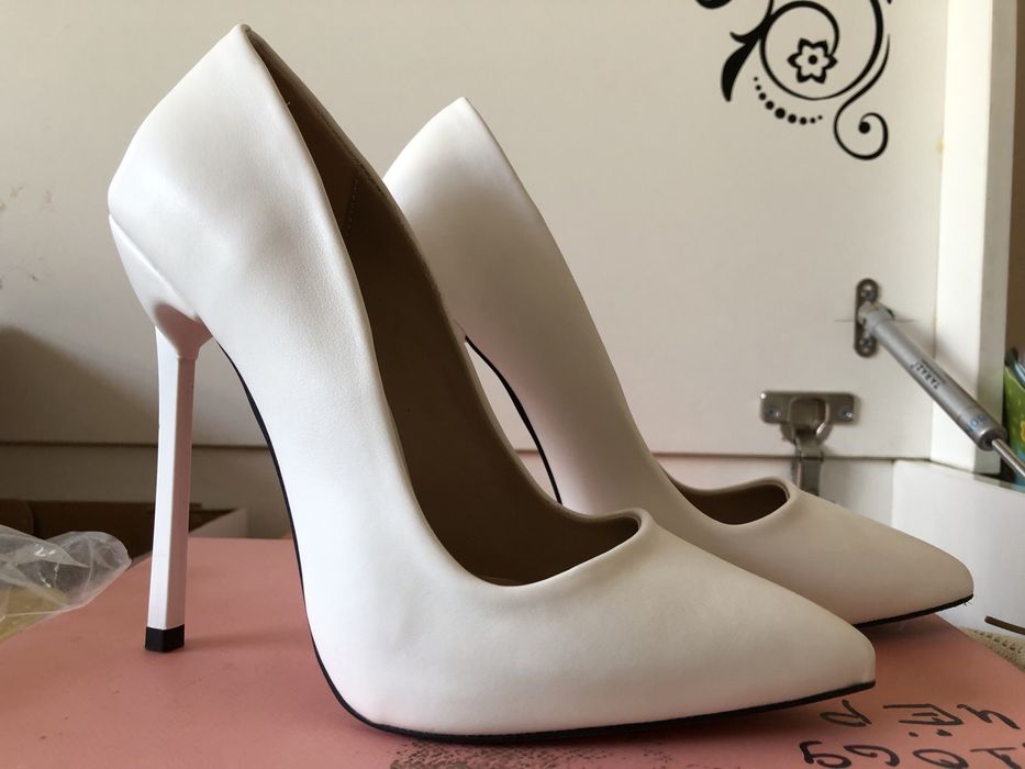 туфли на шпильках