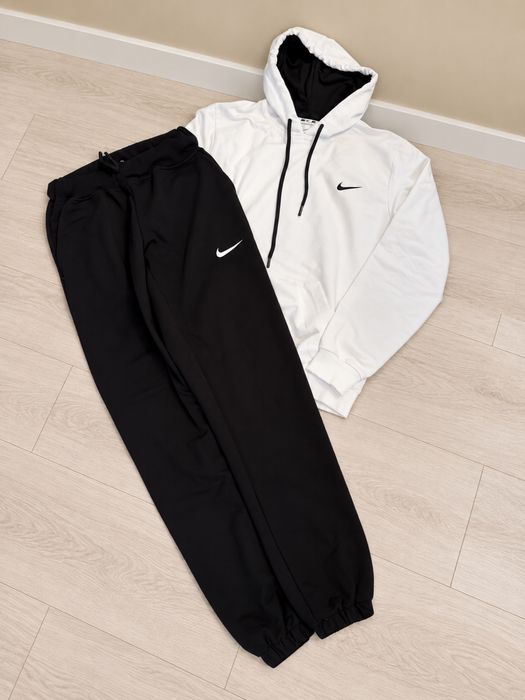 Дамски Комплект Nike М размер