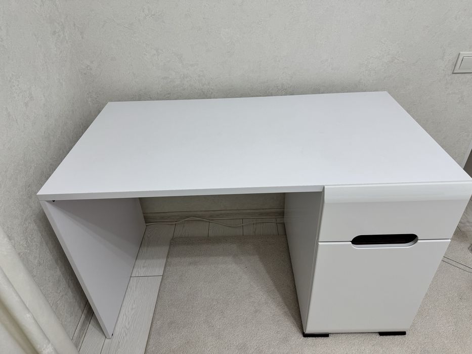 Продам спальный гарнитур