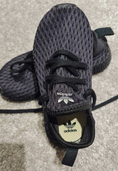 Детски маратонки Adidas НОВИ Размер: 25,5