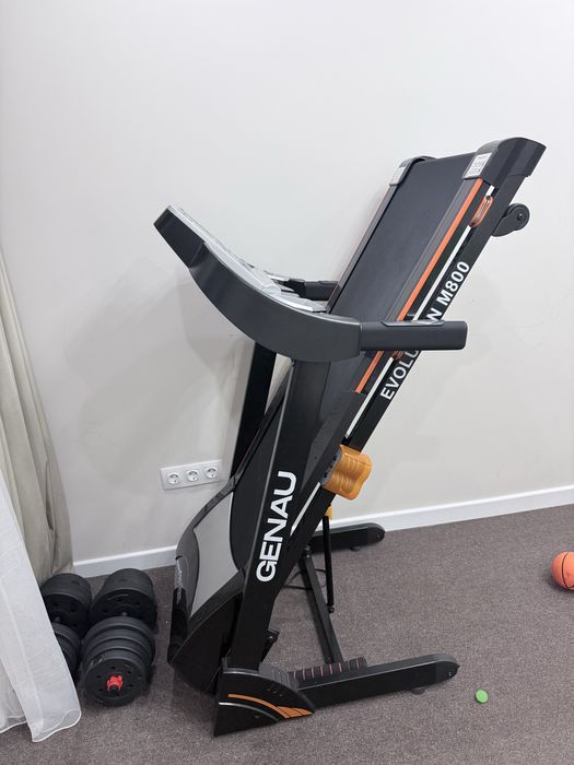 Продам Беговую дорожку Genau Evolution M800
