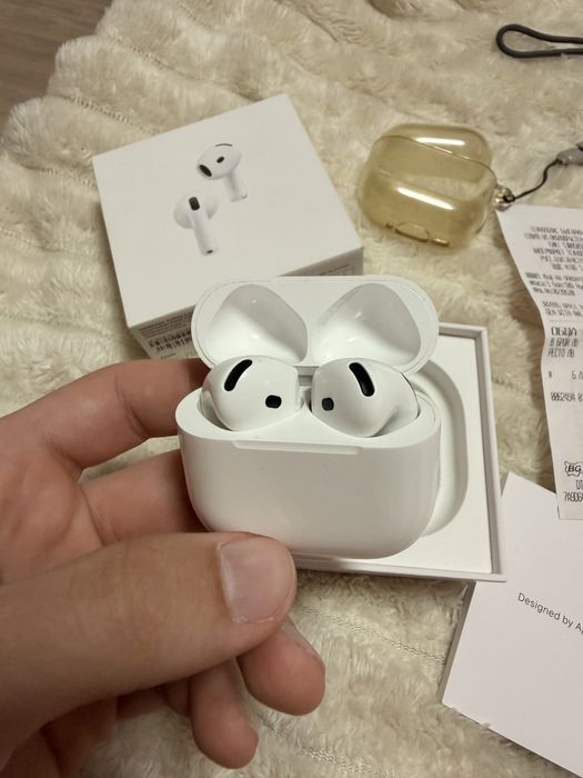 AirPods 4 (ANC) с калъф