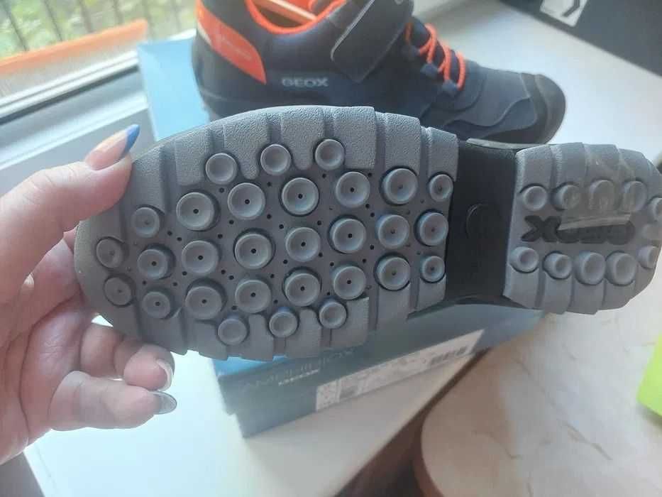 Водоотталкивающие дышащие   ботинки GEOX разм.38(25,4см) привозные