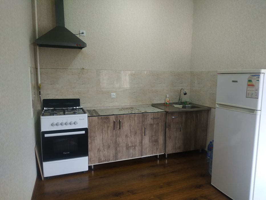 Kichik hovli sotladi