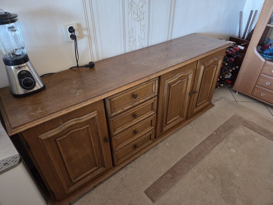 Мебел от дърво - масив