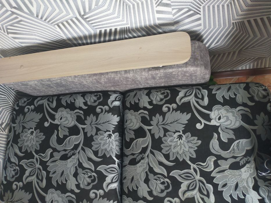 Продам диван в отличном состоянии.