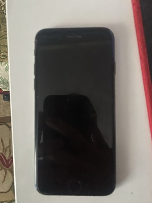 Продам айфон 7 с документами