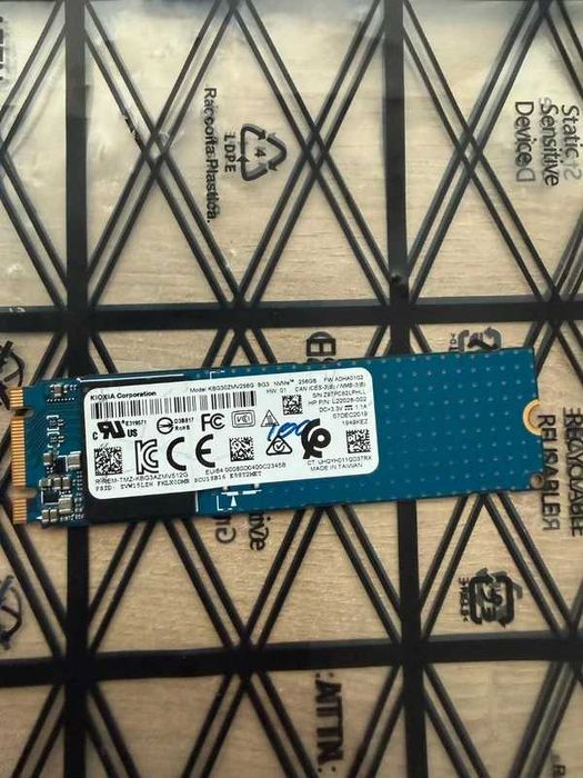 SSD M.2 NVMe Kioxia 256GB – PCIe High Speed – Sănătate 99%