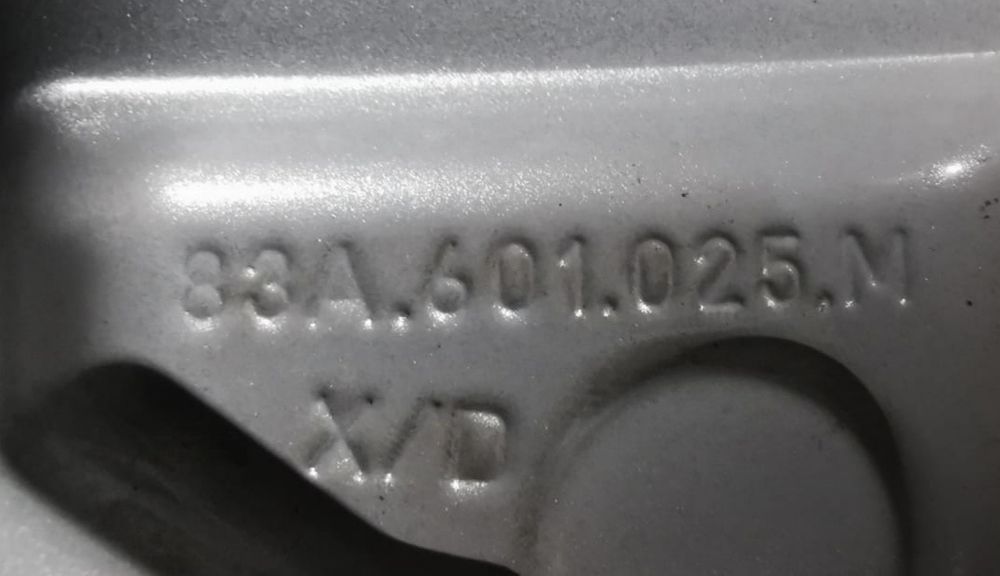 Оригинални джанти с гуми всесезонни 19 цола за Audi Q3 Rsq3 дот 2022г