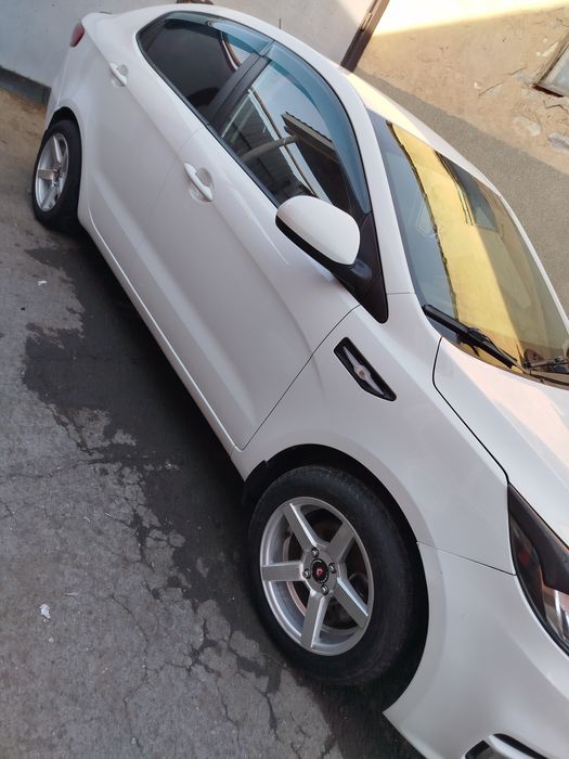 Киа Рио 2015 года