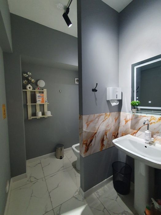 Аренда помещения под офис ЦУМ / Книжный Мир Ц-7