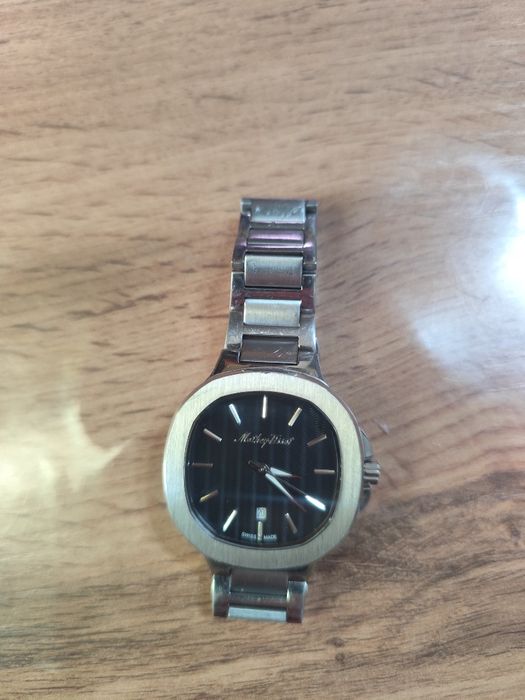 Продам часы в отличном состоянии