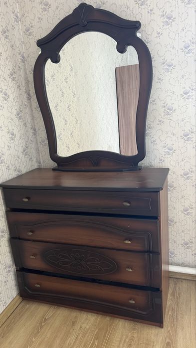 Продам спальную гарнитуру