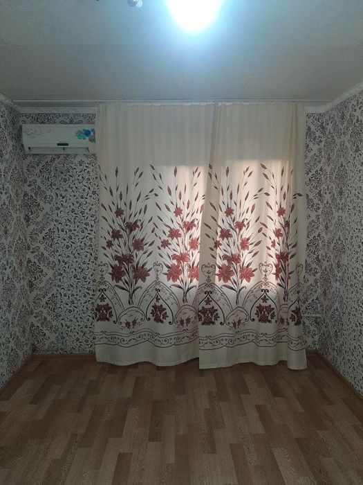 Срочна 2 хонали уй сотилади.