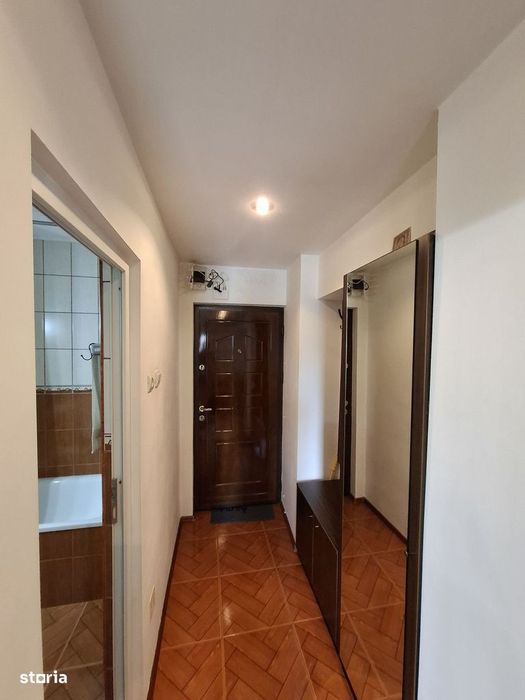 Apartament cu o cameră 40mp zona Bratianu Scoala nr. 8