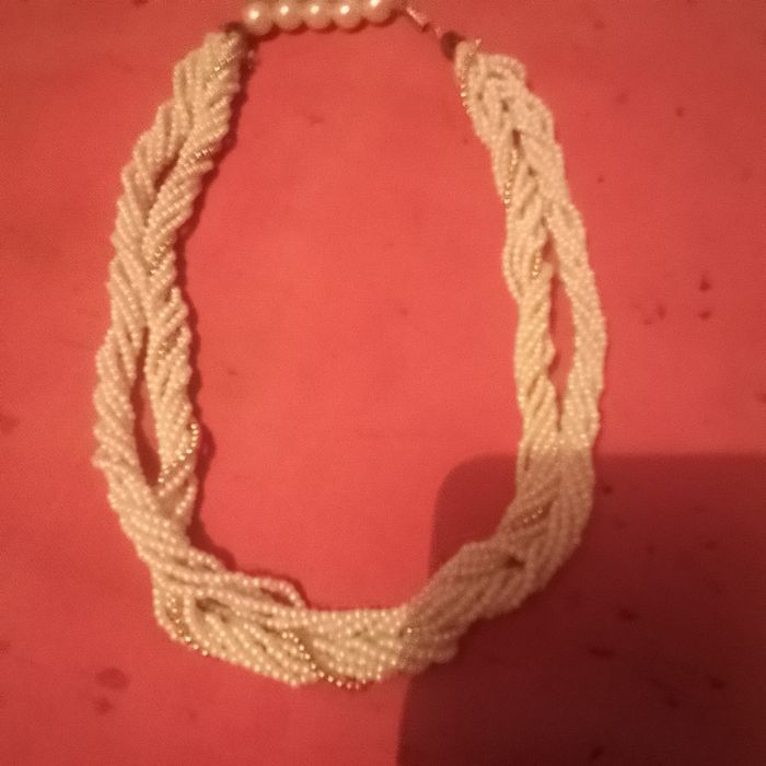 Моншақтар, сумочкалар сатылады. Продаёться.