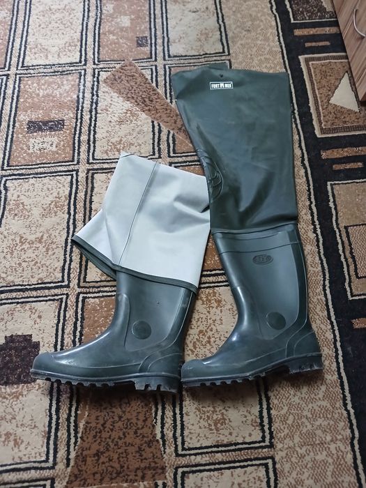 Сапоги болотные новые