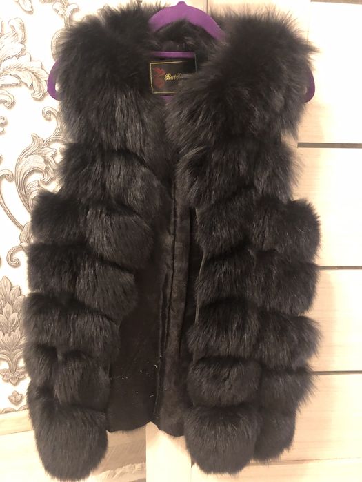 Продам жилет меховой