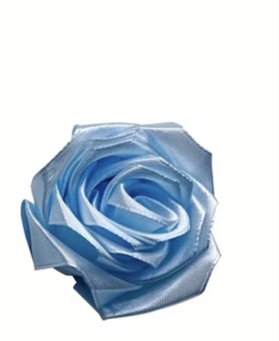 Атласные розы красивые