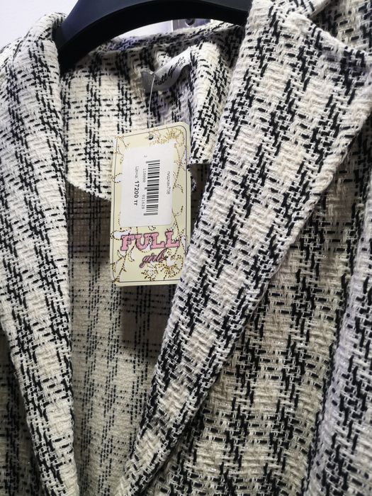 Продаю пиджак детский