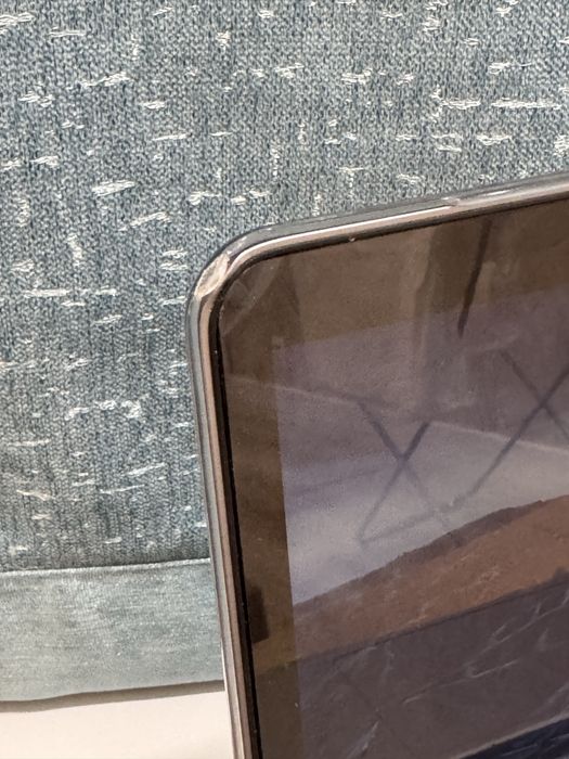 Продам  Macbook air 2020 m1 256 gb