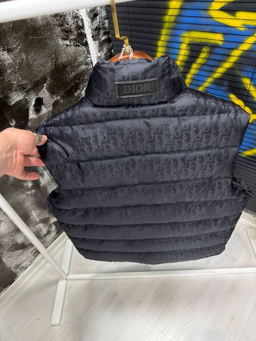 Мъжки елеци различни модели