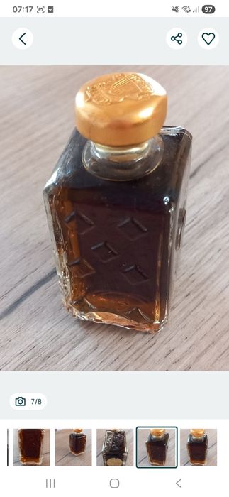 Esenta parfum Hobar 80 ani.