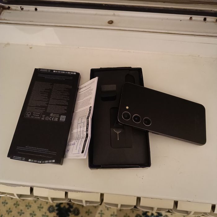 Samsung s 23 8/128