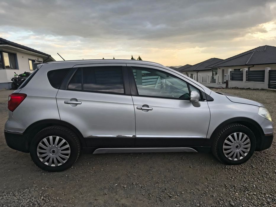 Suzuki S-Cross diesel, 6.199 € — imagine 3