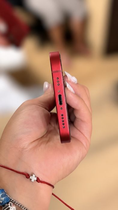 Iphone 13  128 gb червен