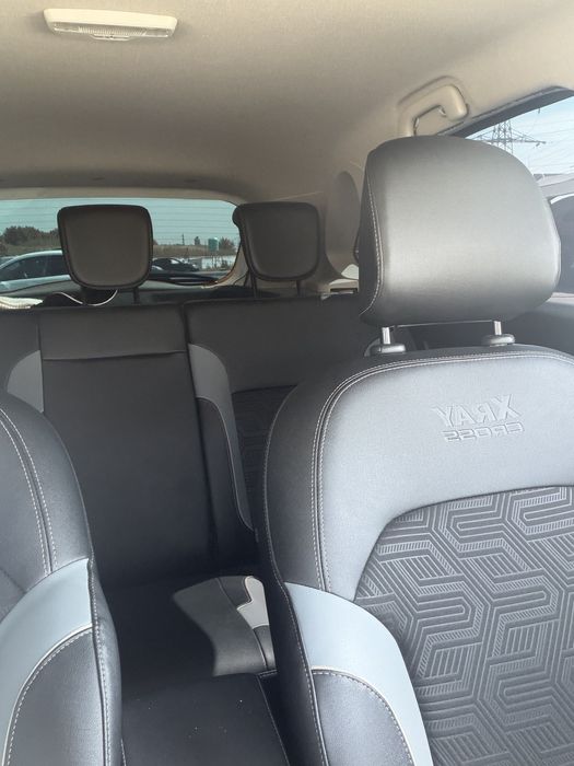 Lada xray cross sotiladi holati ideal bir qul moshina