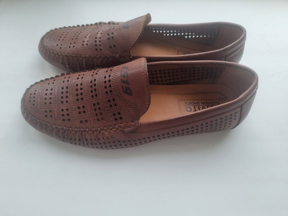 Продам мужскую обувь.