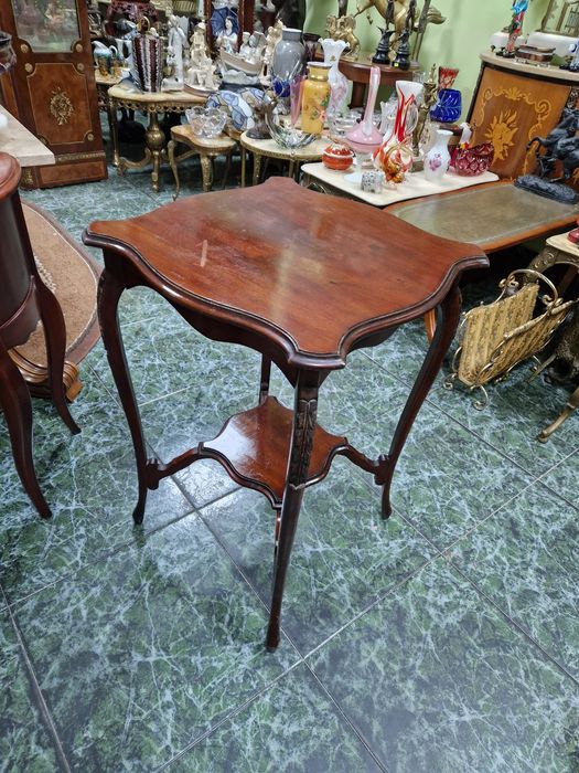 Антикварна английска Едуардинска махагонова масичка