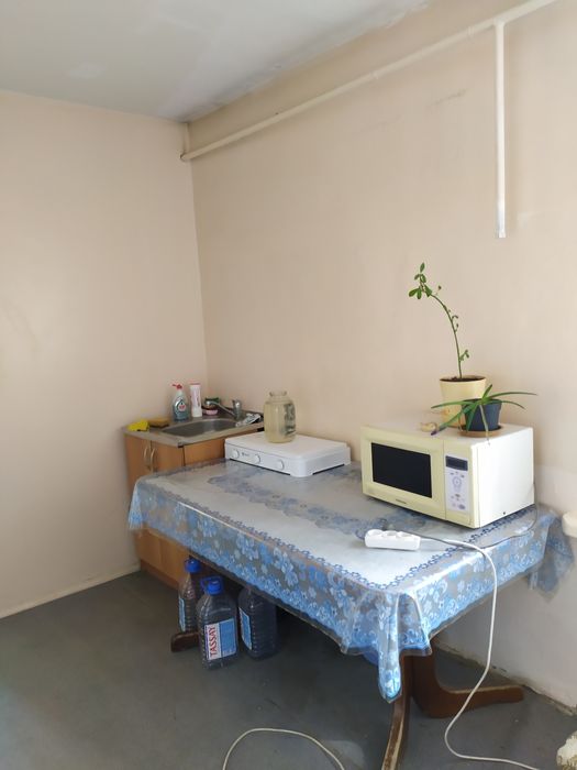 Продам ЧАСТЬ ЗДАНИЯ, в 3 этажа