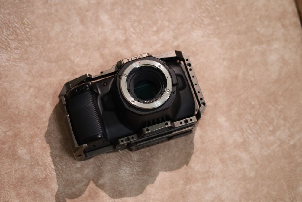 Продам Blackmagic Pocket Cinema Camera 6K (EF Mount)