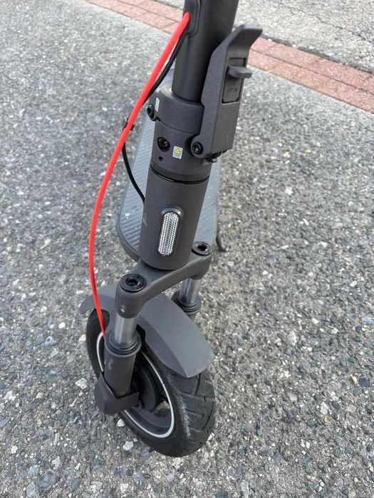 Trotineta Xiaomi 5 PRO,  Maxim 1000W ,  30km/h, Autonomie 40Km, Suspensii duble, Roti 10inch