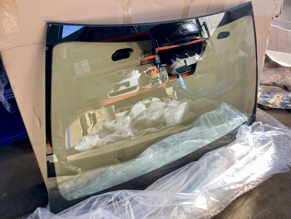 Лобовое Перед Camry 80 Камри 80