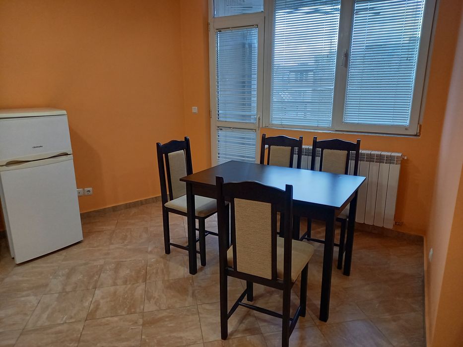 Дава се под наем Двустаен апартамент в с. Слатина, Област Пловдив - 50 кв.м за 510 € - Снимка #1