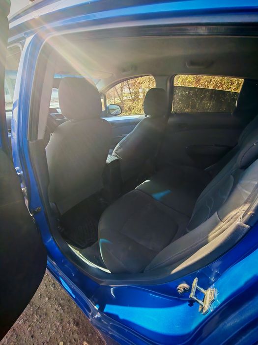 Spark 3 pozitsiya sotiladi