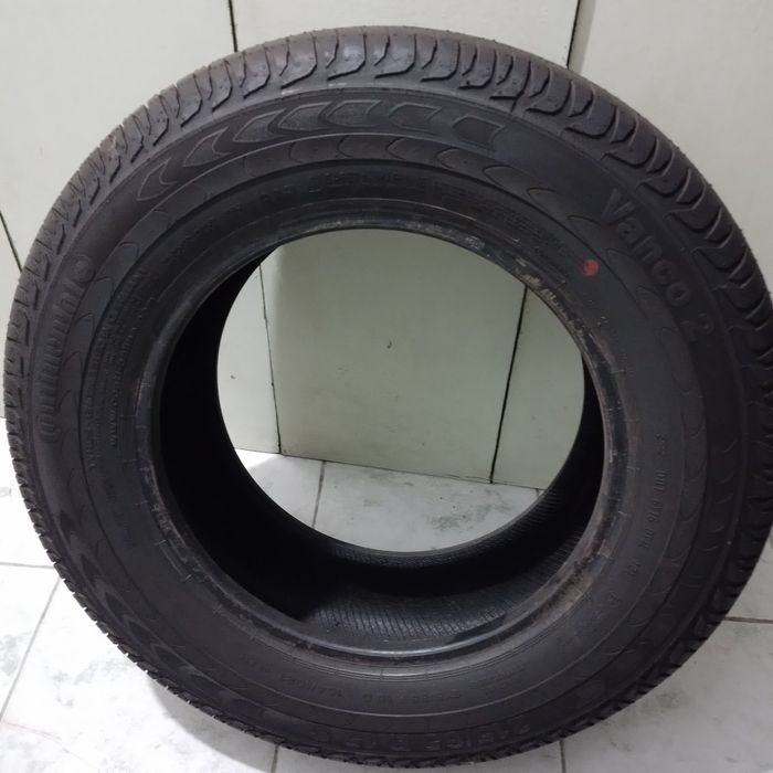 Гума 215/65/15 С чисто нова