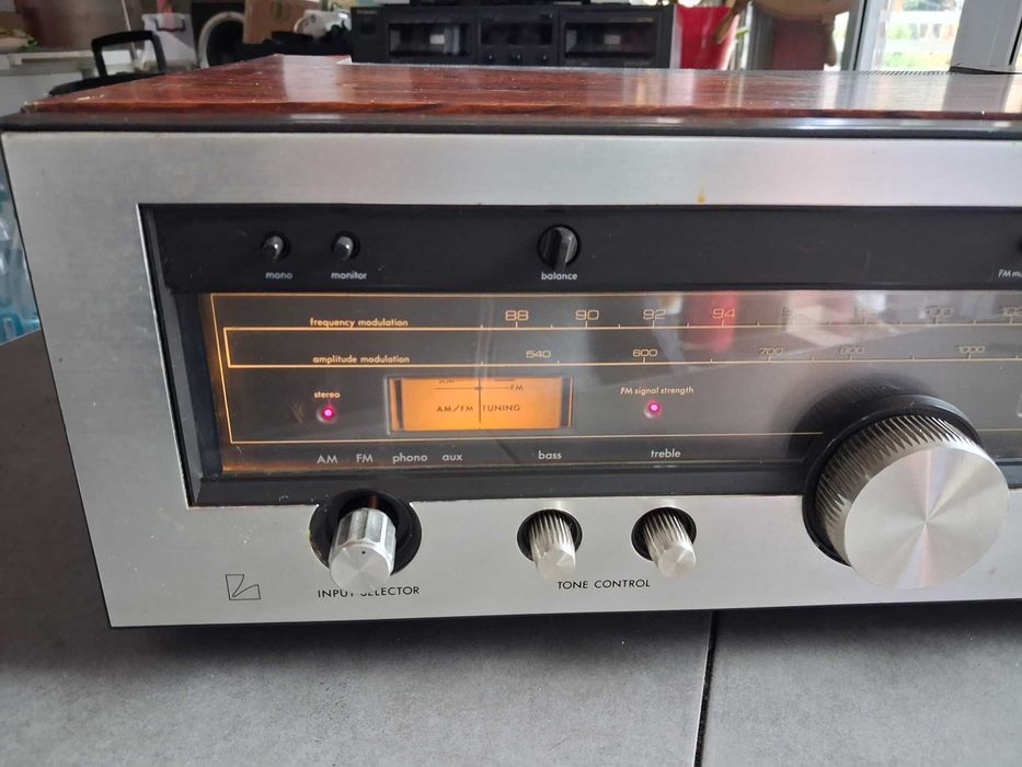 Luxman R-1040 stereo receiver
