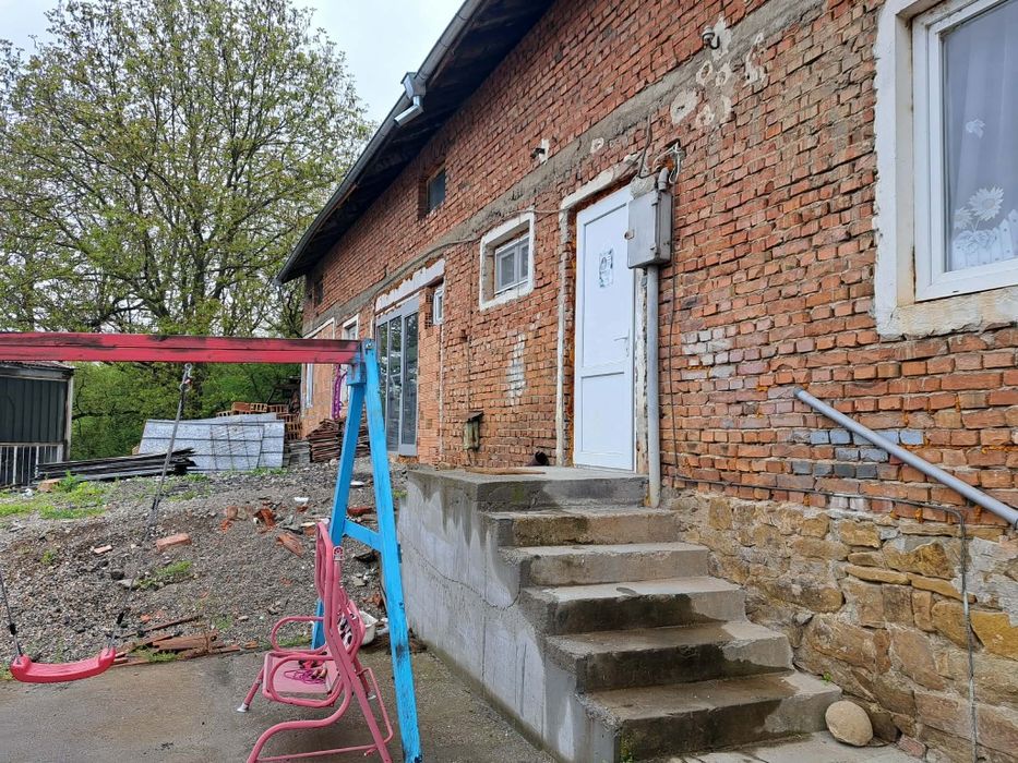Сграда за  живеене и работни помещения