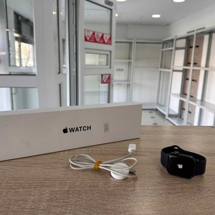 C32 / Смарт часы Apple Watch SE 40mm / sk154780