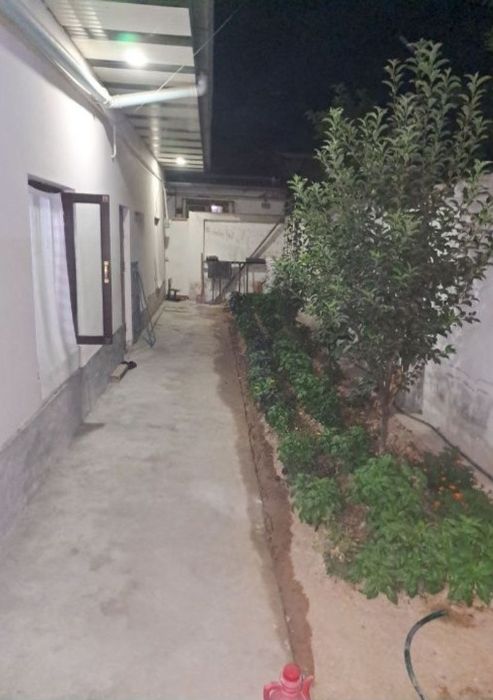 Уй сотилади.2 сотих 4 хонали