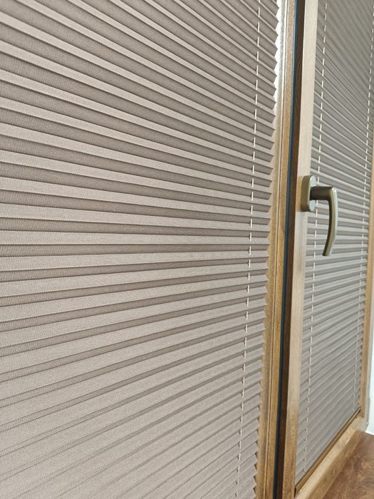 Jalyuzi pardalar kelishilgan narxlarda mosketniy setkalar ham bor