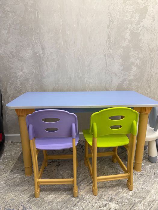 Детский стол со стульями